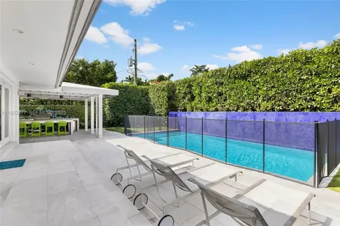 6420 Pinetree Drive Circle Miami Beach FL 33141