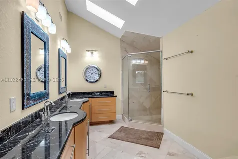7840 NW 86th Terrace Tamarac FL 33321