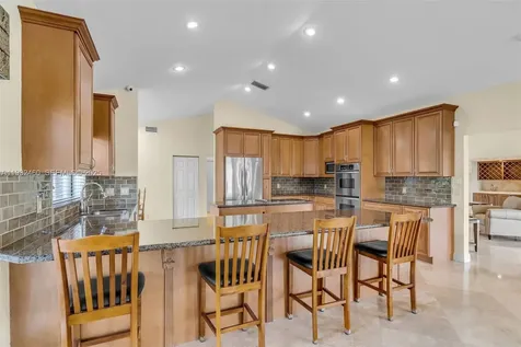 7840 NW 86th Terrace Tamarac FL 33321