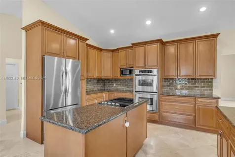 7840 NW 86th Terrace Tamarac FL 33321