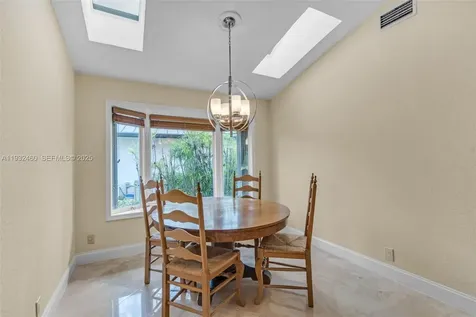 7840 NW 86th Terrace Tamarac FL 33321