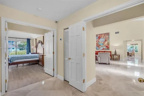 7840 NW 86th Terrace Tamarac FL 33321