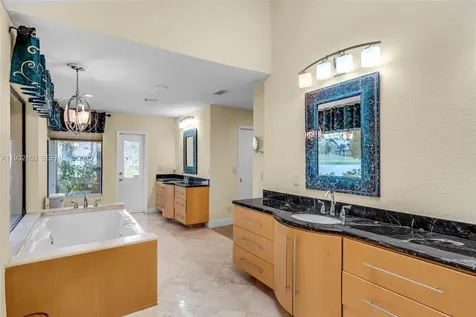 7840 NW 86th Terrace Tamarac FL 33321