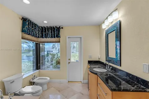 7840 NW 86th Terrace Tamarac FL 33321
