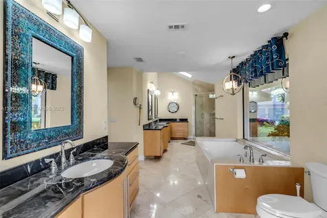 7840 NW 86th Terrace Tamarac FL 33321