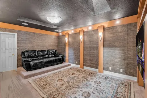 7840 NW 86th Terrace Tamarac FL 33321