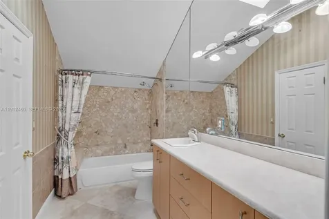 7840 NW 86th Terrace Tamarac FL 33321