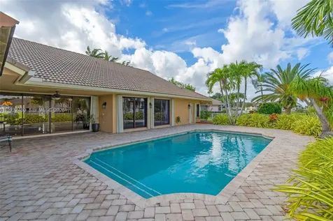 7840 NW 86th Terrace Tamarac FL 33321