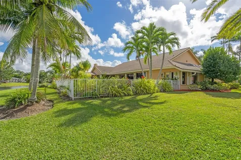 7840 NW 86th Terrace Tamarac FL 33321