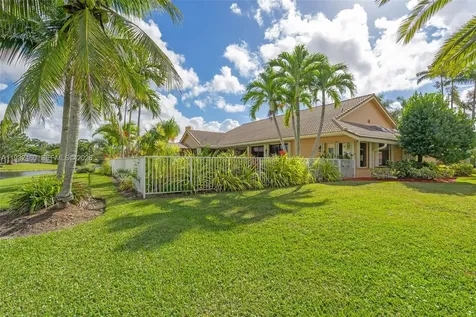 7840 NW 86th Terrace Tamarac FL 33321