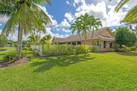 7840 NW 86th Terrace Tamarac FL 33321