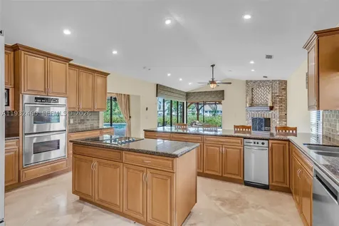 7840 NW 86th Terrace Tamarac FL 33321