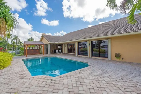 7840 NW 86th Terrace Tamarac FL 33321