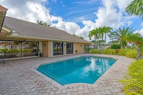7840 NW 86th Terrace Tamarac FL 33321