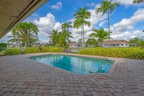 7840 NW 86th Terrace Tamarac FL 33321