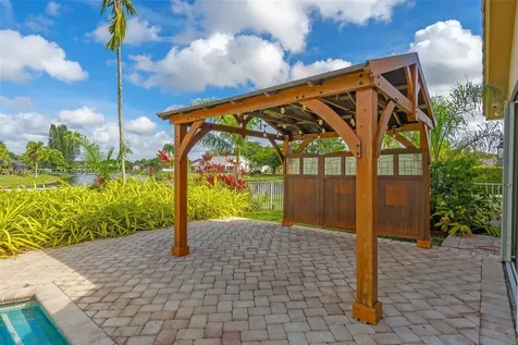 7840 NW 86th Terrace Tamarac FL 33321