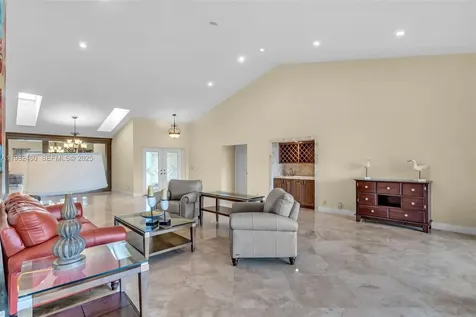 7840 NW 86th Terrace Tamarac FL 33321