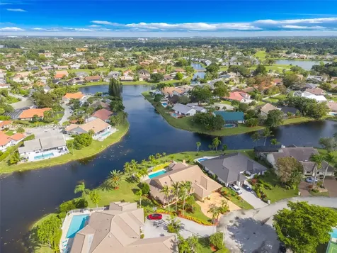 7840 NW 86th Terrace Tamarac FL 33321