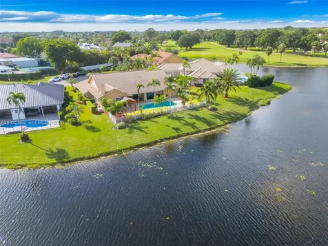 7840 NW 86th Terrace Tamarac FL 33321