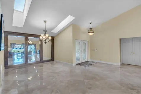 7840 NW 86th Terrace Tamarac FL 33321