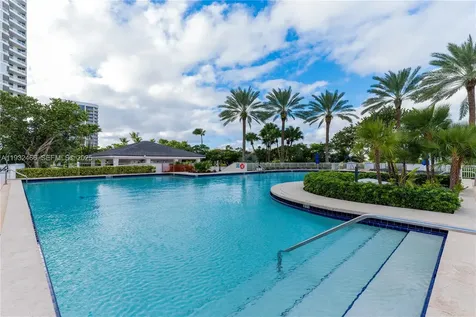 21205 Yacht Club Drive Aventura FL 33180