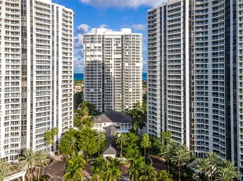 21205 Yacht Club Drive Aventura FL 33180