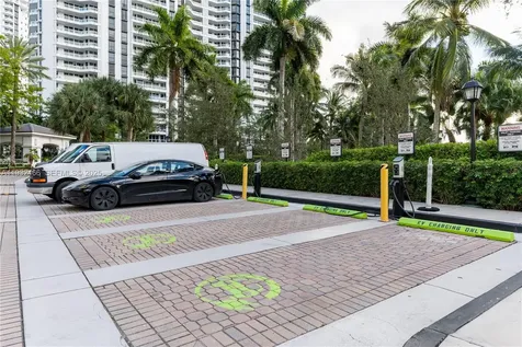 21205 Yacht Club Drive Aventura FL 33180
