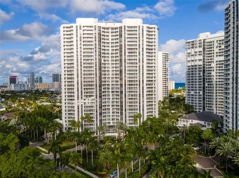 21205 Yacht Club Drive Aventura FL 33180