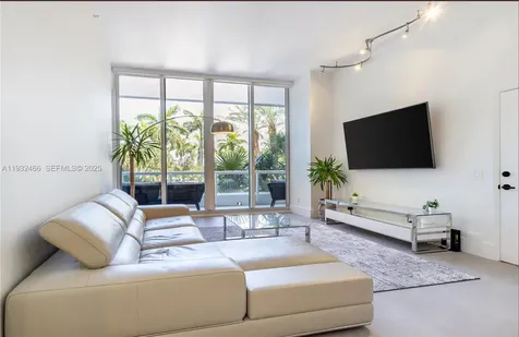 21205 Yacht Club Drive Aventura FL 33180