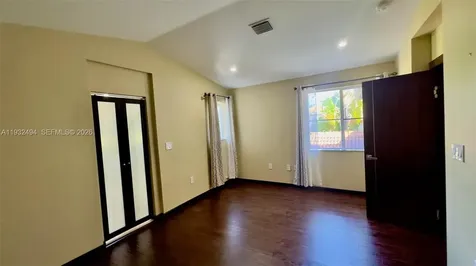 1094 Redwood Street Hollywood FL 33019