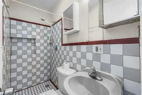 60 W 61st Street Hialeah FL 33012