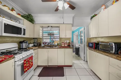 60 W 61st Street Hialeah FL 33012