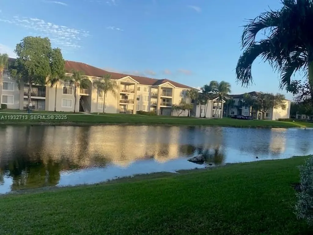 8060 N Nob Hill Road Tamarac FL 33321
