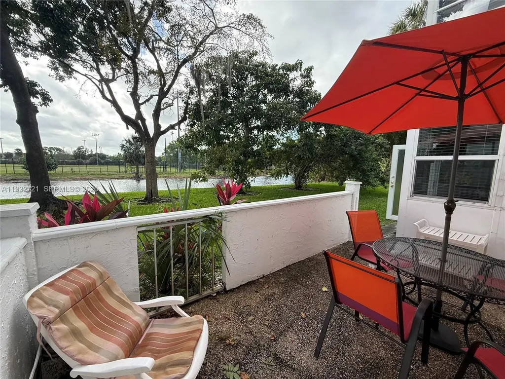 4270 NW 40th Street Lauderdale Lakes FL 33319