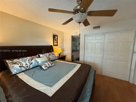 4270 NW 40th Street Lauderdale Lakes FL 33319