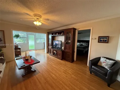 4270 NW 40th Street Lauderdale Lakes FL 33319