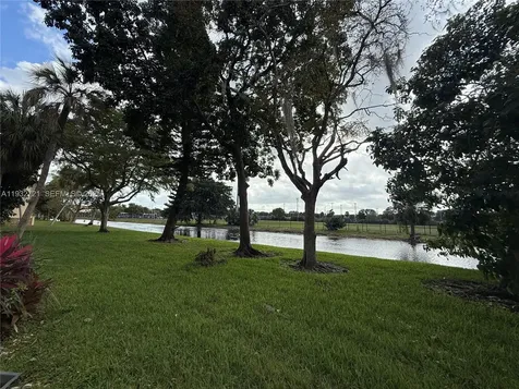 4270 NW 40th Street Lauderdale Lakes FL 33319
