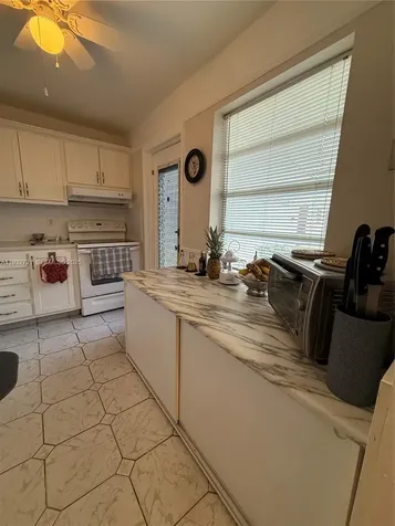 4270 NW 40th Street Lauderdale Lakes FL 33319