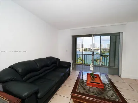 2861 Leonard Drive Aventura FL 33160