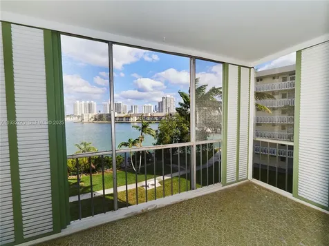 2861 Leonard Drive Aventura FL 33160