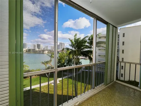2861 Leonard Drive Aventura FL 33160
