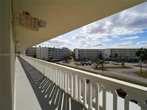 2861 Leonard Drive Aventura FL 33160