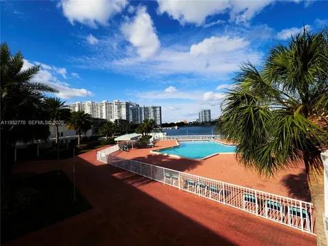 2861 Leonard Drive Aventura FL 33160