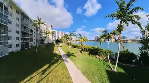 2861 Leonard Drive Aventura FL 33160