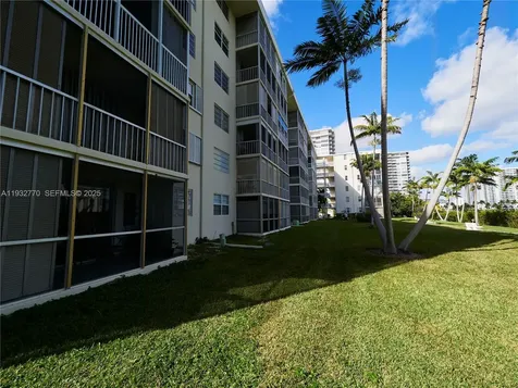 2861 Leonard Drive Aventura FL 33160
