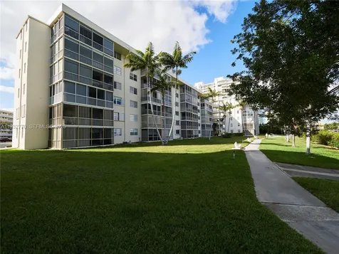 2861 Leonard Drive Aventura FL 33160