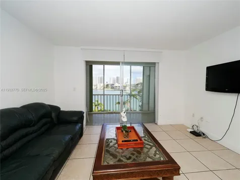 2861 Leonard Drive Aventura FL 33160