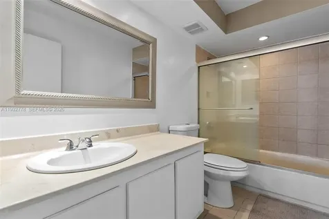 555 NE 15th Street Miami FL 33132