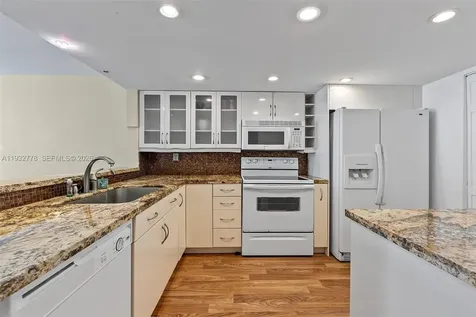 555 NE 15th Street Miami FL 33132
