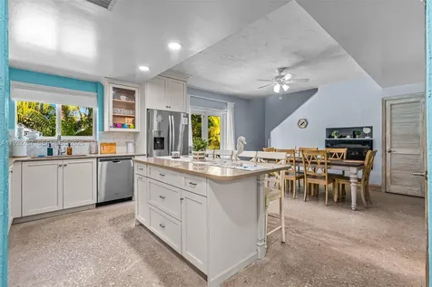 517 NE 2nd Place Dania Beach FL 33004